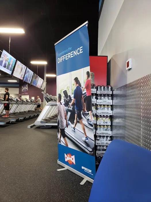 Crunch Fitness - Middletown Picture 3
