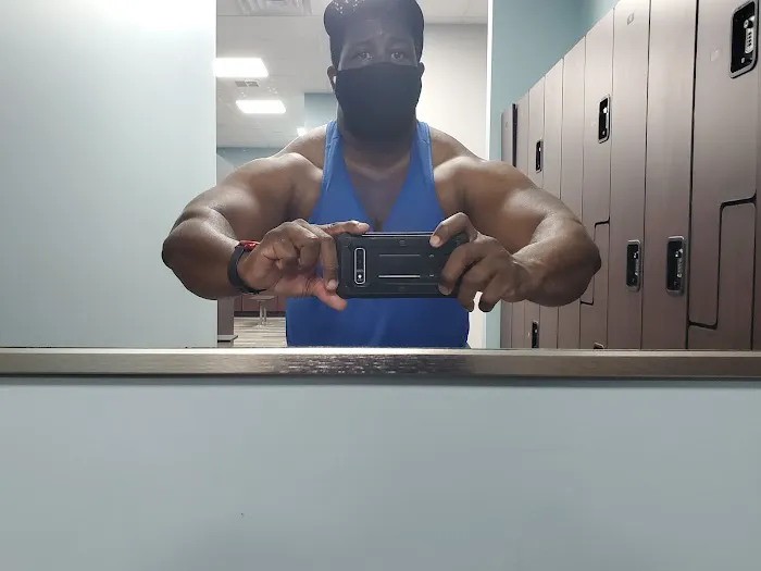 Gold's Gym Picture 3