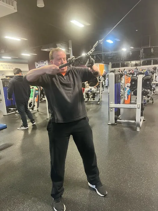 Gold's Gym Picture 4