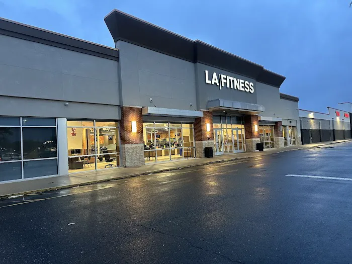 LA Fitness Picture 6