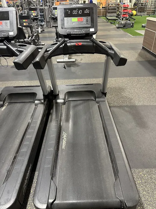 LA Fitness Picture 5