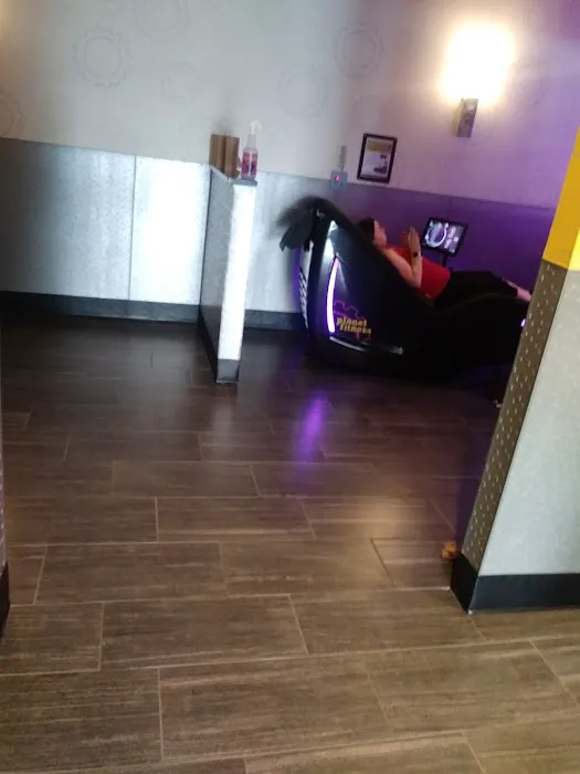Planet Fitness Picture 9
