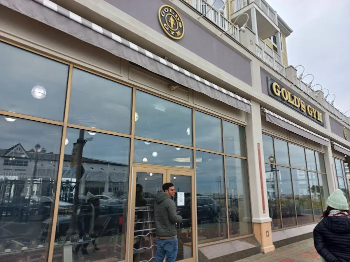 Gold's Gym Picture 10
