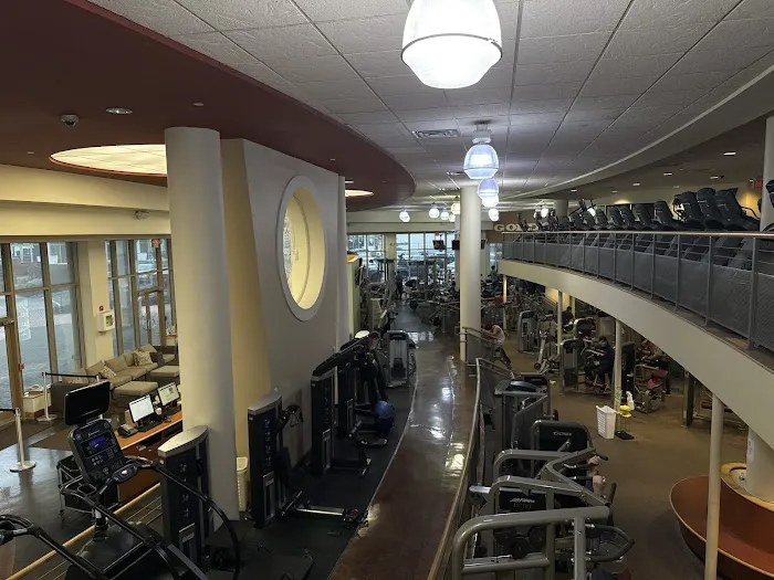 Gold's Gym Picture 2