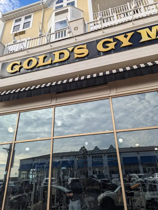 Gold's Gym Picture 9