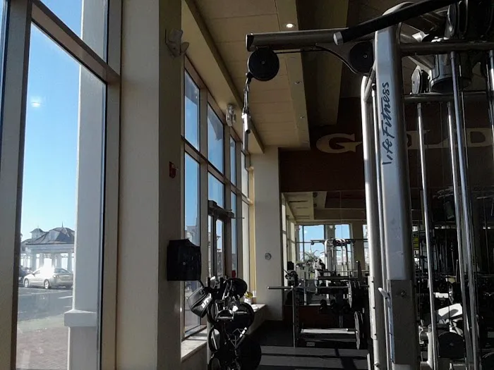 Gold's Gym Picture 5