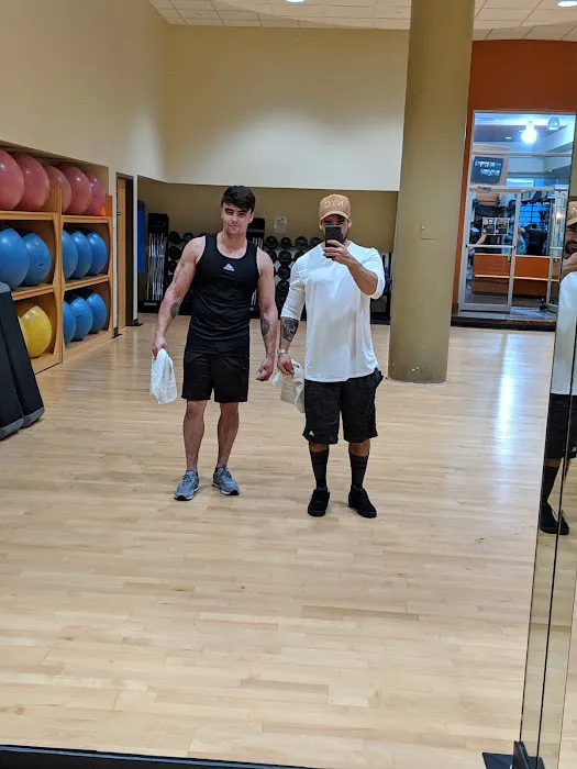 Gold's Gym Picture 8