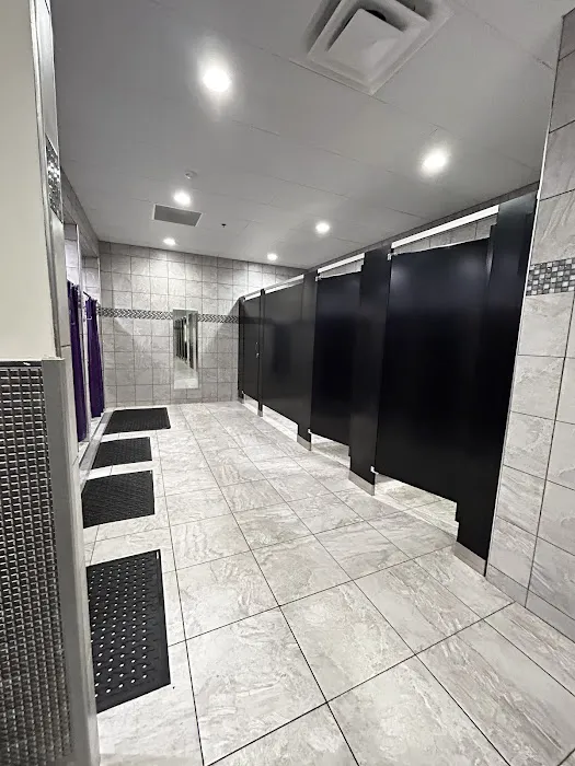 Planet Fitness Picture 10