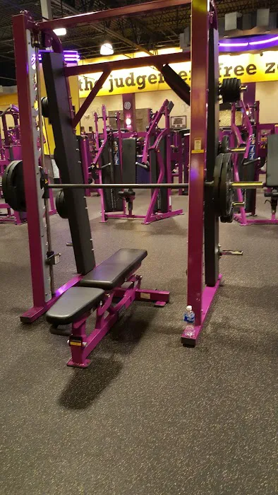 Planet Fitness Picture 7