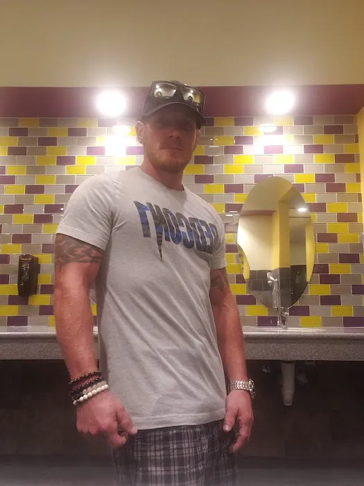 Planet Fitness Picture 6