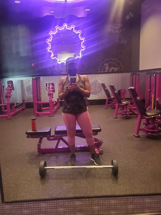 Planet Fitness Picture 9