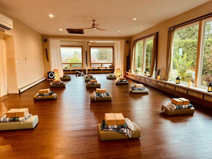 Stone Wave Yoga Picture 1