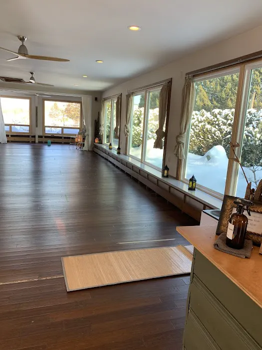 Stone Wave Yoga Picture 8