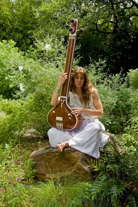 Yoga Artist Retreat & Dream Theater Picture 2