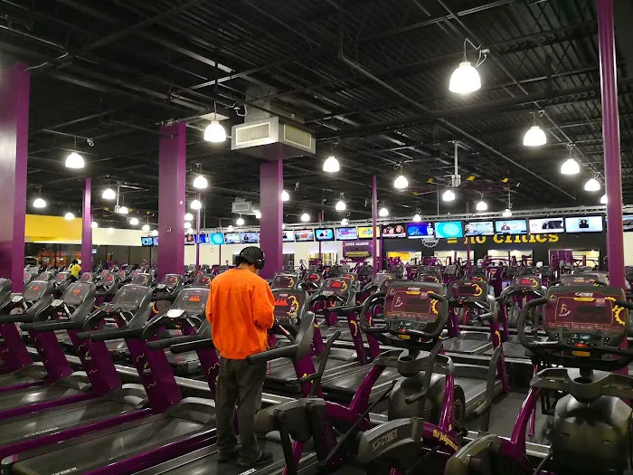 Planet Fitness Picture 2