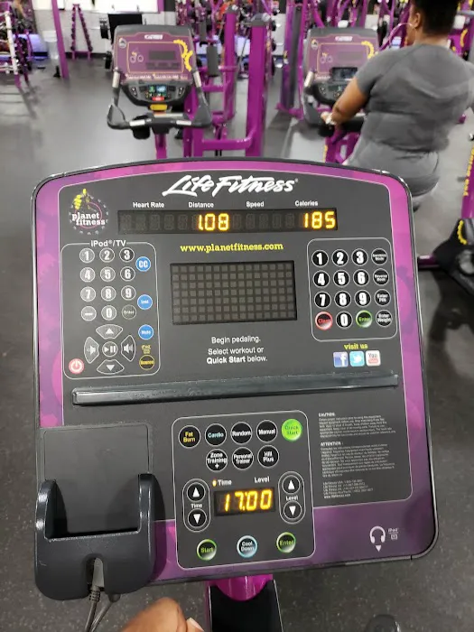 Planet Fitness Picture 7