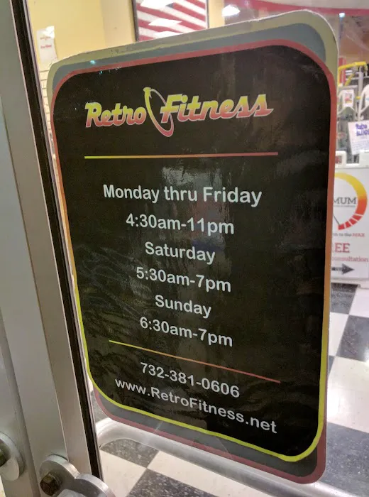 Retro Fitness Picture 6