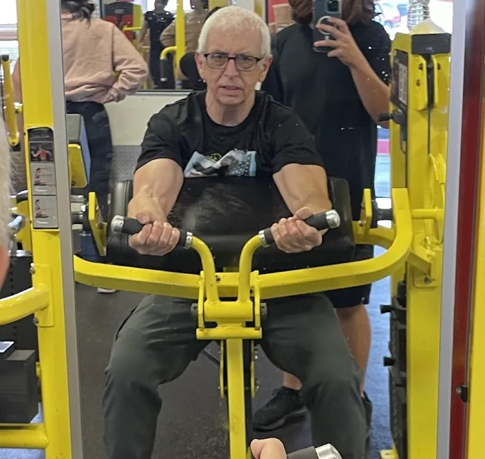 Retro Fitness Picture 2