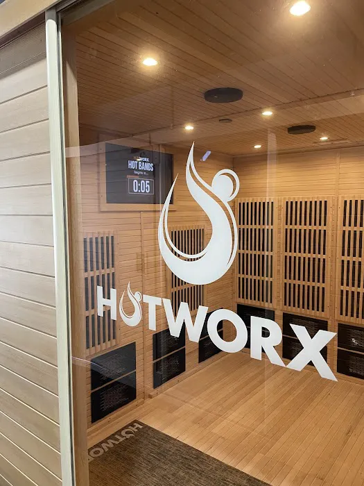 HOTWORX - Livingston, NJ - Town Center Picture 2