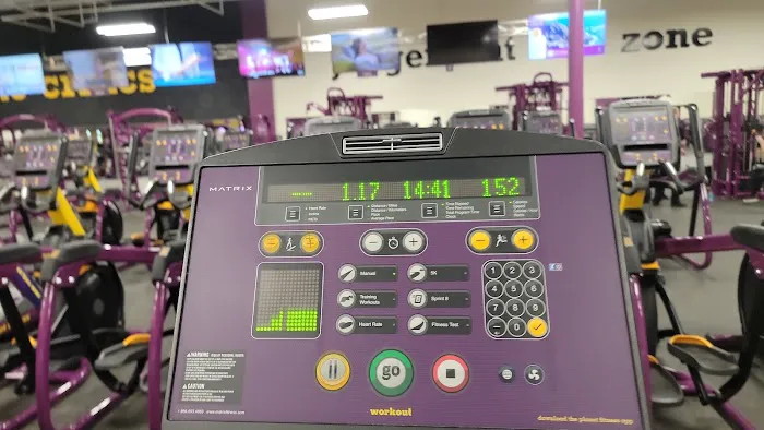 Planet Fitness Picture 10