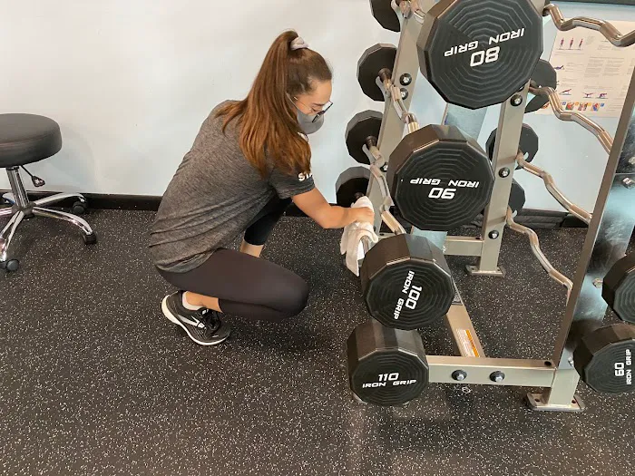 Advanced Fitness & Wellness Picture 3