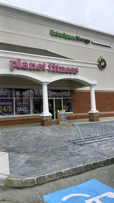 Planet Fitness Picture 6