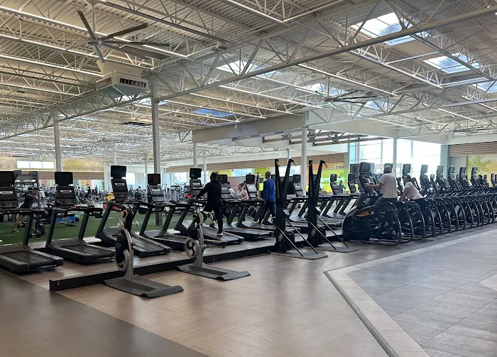 LA Fitness Picture 5
