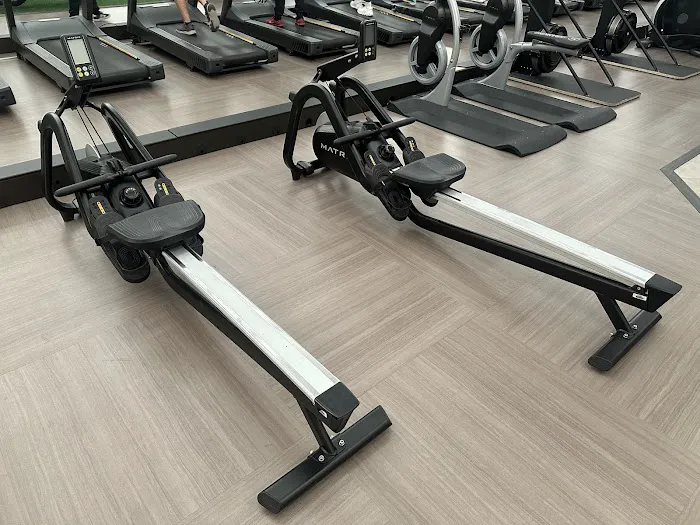 LA Fitness Picture 4