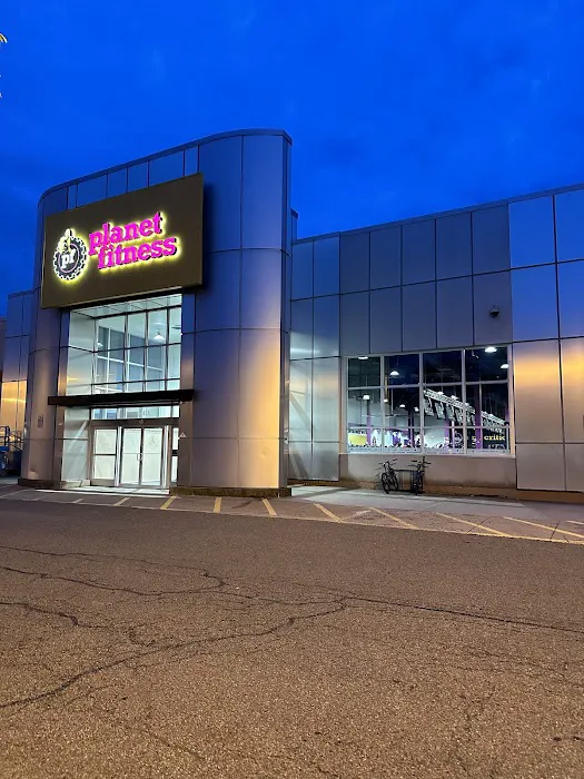 Planet Fitness Picture 10
