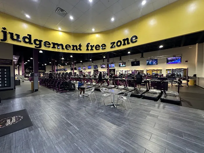 Planet Fitness Picture 6