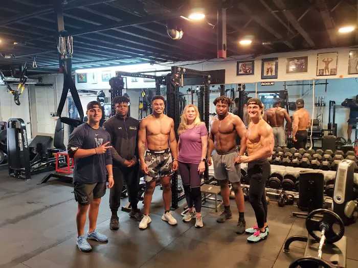 Figures & Physiques Personal Training Studio Picture 9