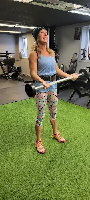Figures & Physiques Personal Training Studio Picture 10