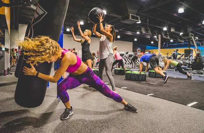Crunch Fitness - Parsippany Picture 7
