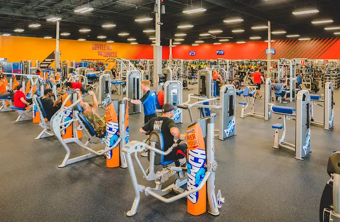 Crunch Fitness - Parsippany Picture 4