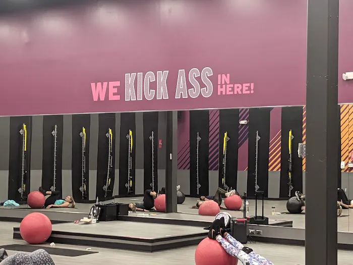 Crunch Fitness - Parsippany Picture 10