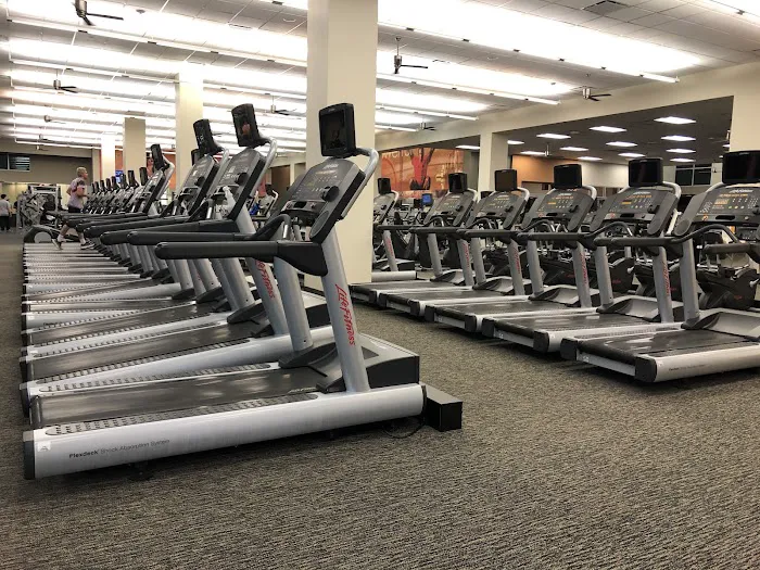 LA Fitness Picture 7