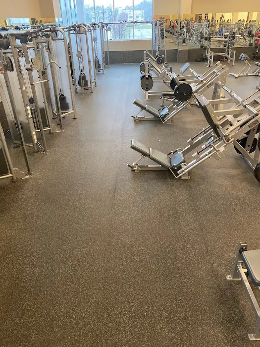 LA Fitness Picture 9