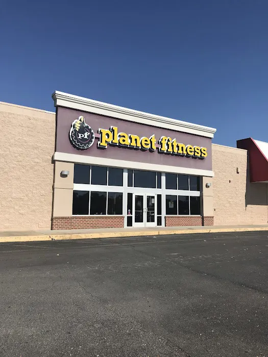 Planet Fitness Picture 9