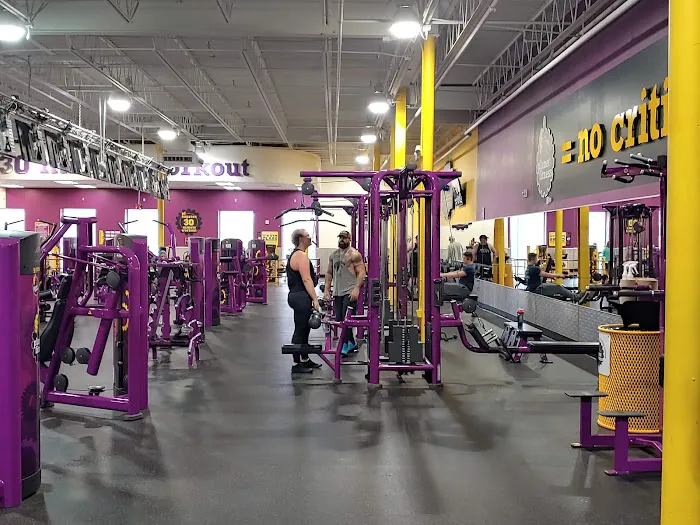 Planet Fitness Picture 6