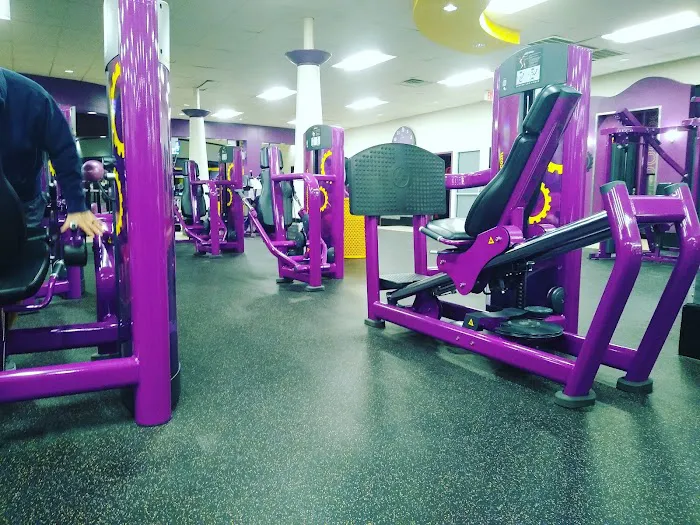 Planet Fitness Picture 9