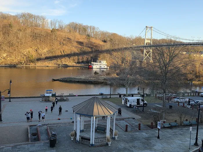 Hudson Valley Ambition Picture 1