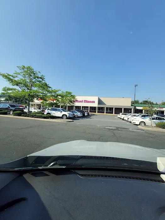 Planet Fitness Picture 8
