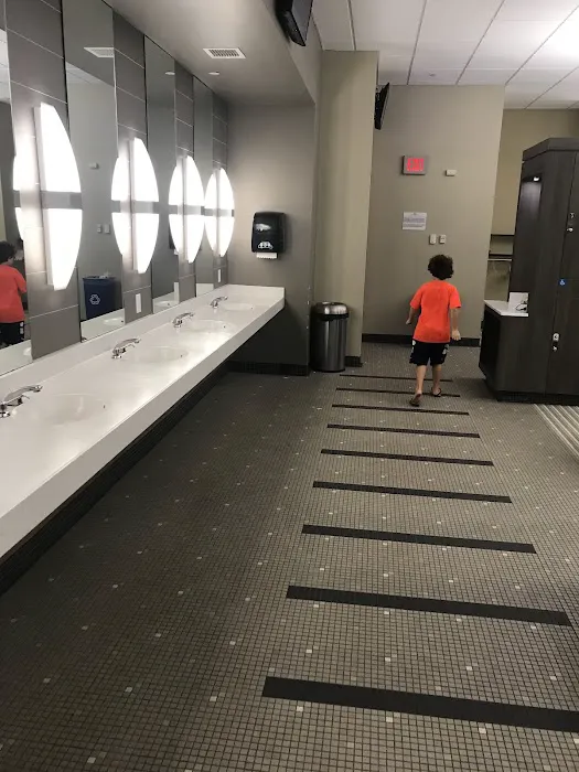 LA Fitness Picture 7