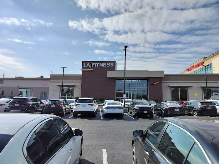 LA Fitness Picture 6