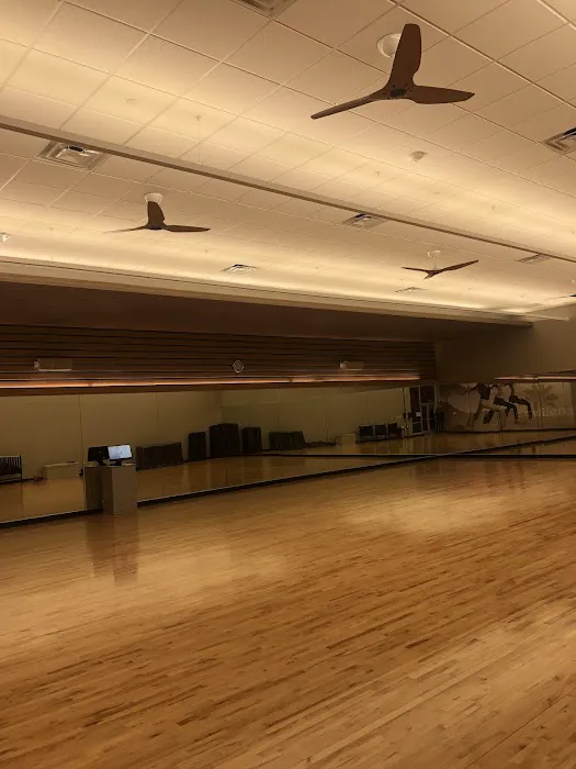LA Fitness Picture 9