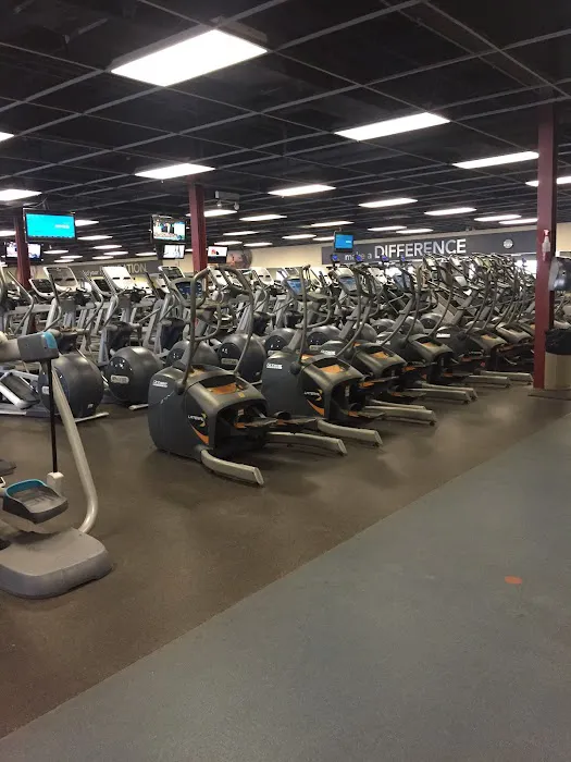 24 Hour Fitness Picture 2