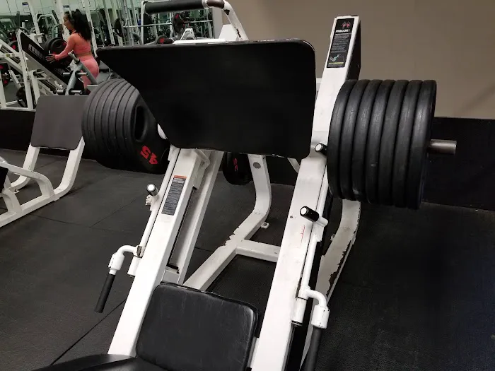 24 Hour Fitness Picture 5