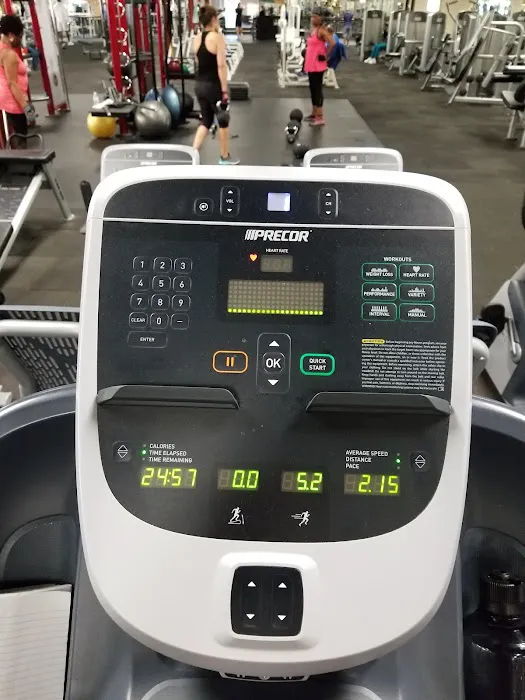 24 Hour Fitness Picture 6