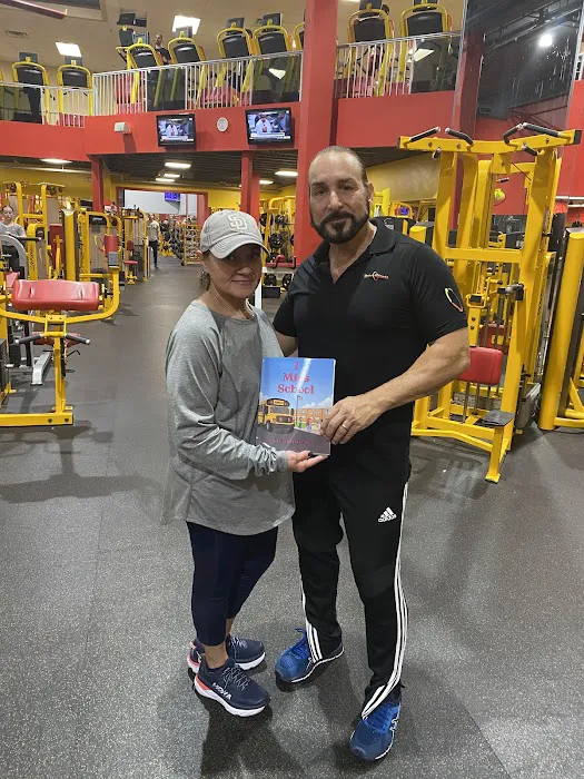 Retro Fitness Picture 10
