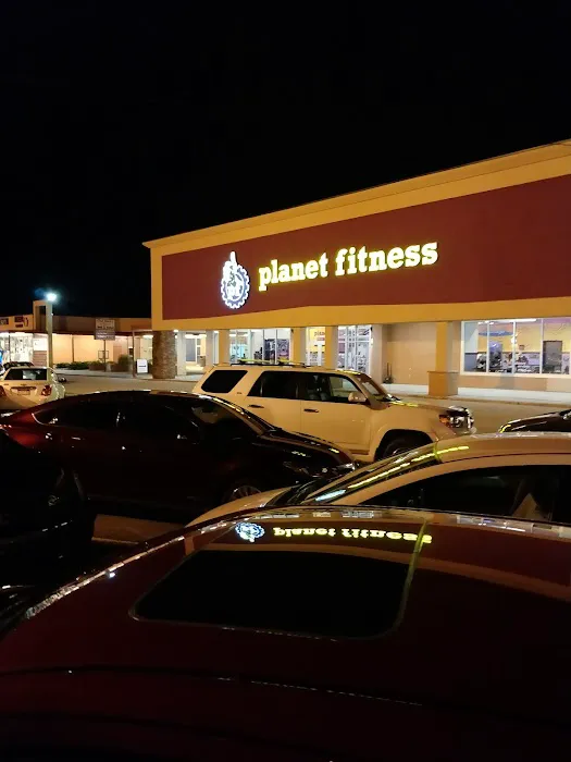 Planet Fitness Picture 9